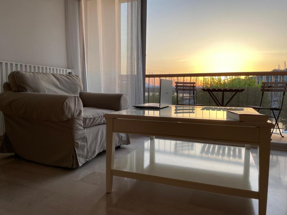 Appartement Les Pieds Dans L'Eau Saint-Mandrier-sur-Mer Exterior photo