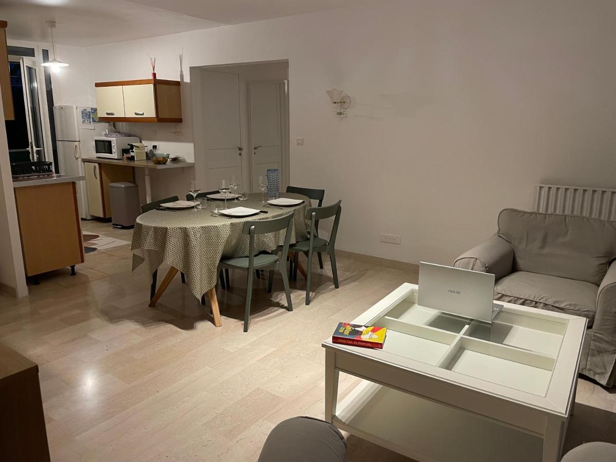 Appartement Les Pieds Dans L'Eau Saint-Mandrier-sur-Mer Exterior photo
